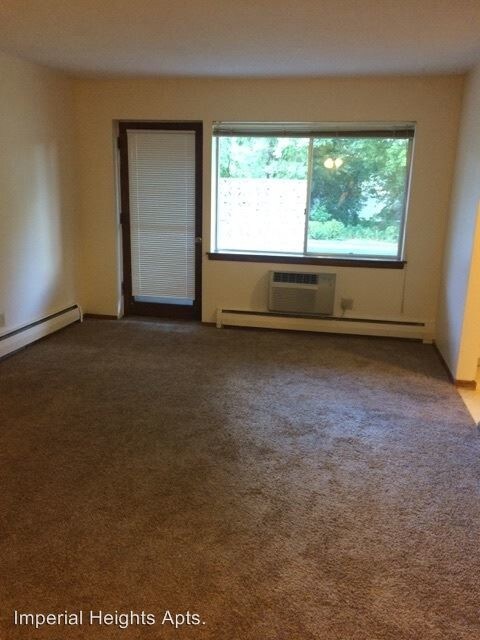Foto principal - 90-90 Imperial Dr W