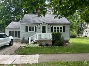 Building Photo - 421 Division St