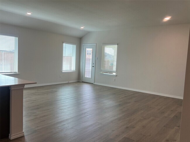 Building Photo - 4100 Malachite Dr