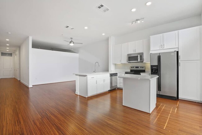 Building Photo - 3839 McKinney Ave