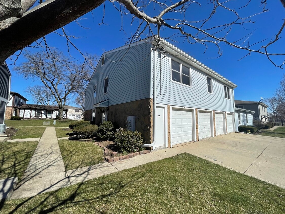 Primary Photo - 326 Mallard Ct