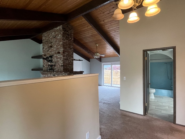 Building Photo - 104 Alturas Dr