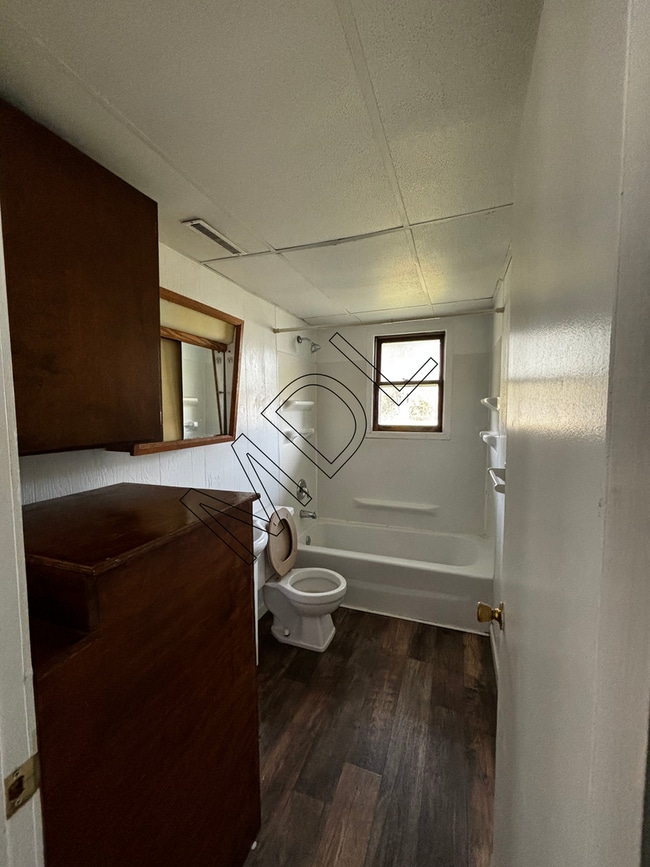 Building Photo - 201 Old Kawkawlin Rd