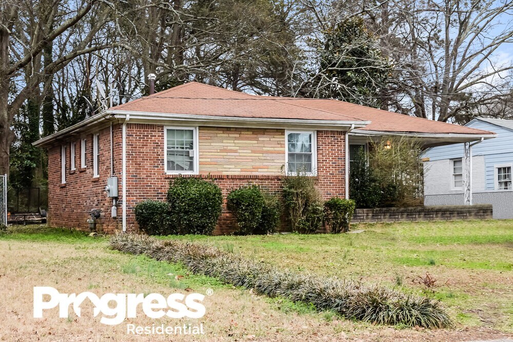 Primary Photo - 226 Silver Springs Cir SW