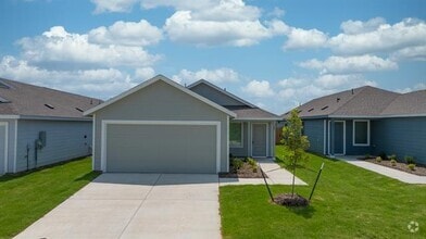 Building Photo - 221 Poplar Pl