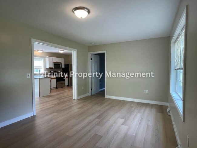 Building Photo - 170 Stratford Dr