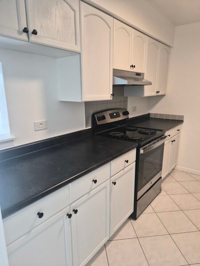 Foto del edificio - 1424 Stonebridge Cir