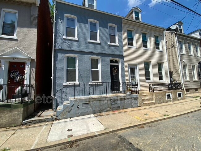 Building Photo - 211 E Frederick St