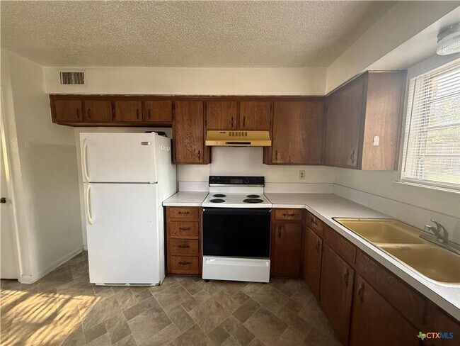 Foto del edificio - 601 Westview Cir