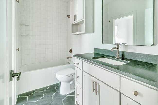 Foto del edificio - 1056 Hangar Dr