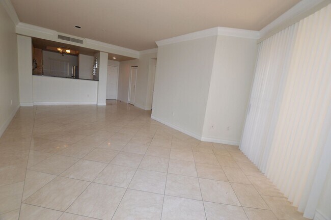 Foto del edificio - 270 E. Flamingo Rd.