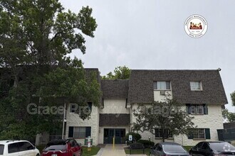 Building Photo - 5770 E Warren Ave