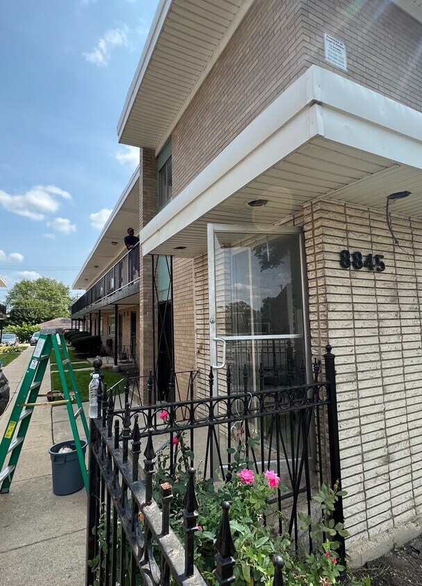 Foto principal - 8845 S Cottage Grove Ave