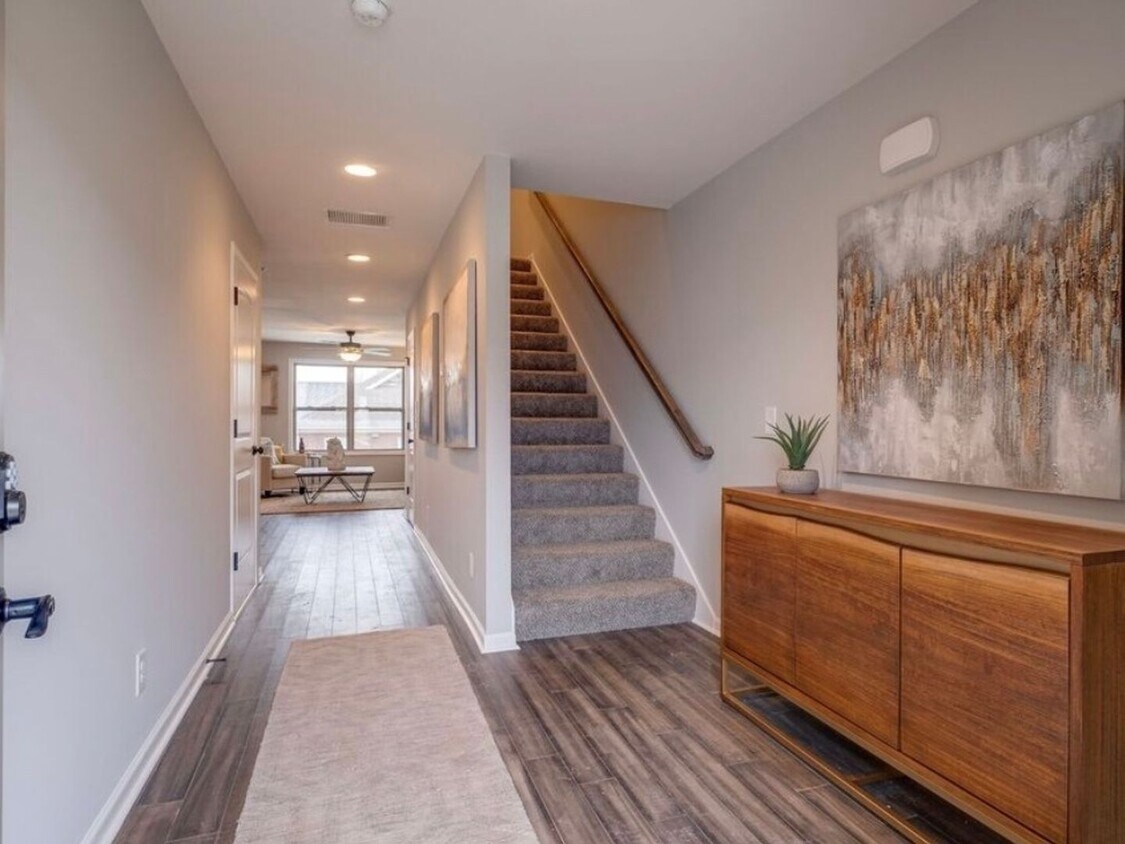 Primary Photo - 3 Bedroom Townhome in Lebanon (corner unit...