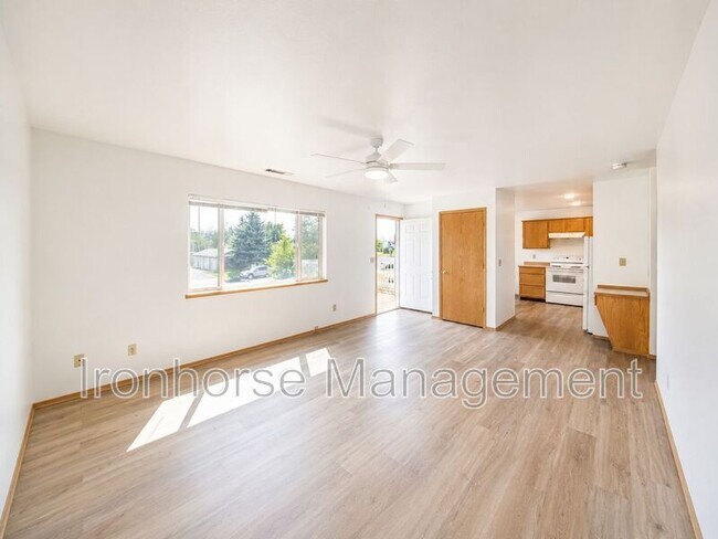 Foto del edificio - 9 Michael Grove Ave