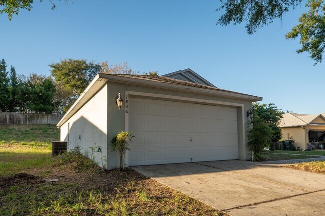 Foto del edificio - 1836 Ridge Valley St