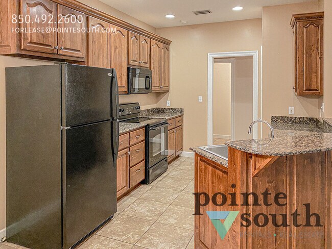 Building Photo - 9237 Greenleaf Dr