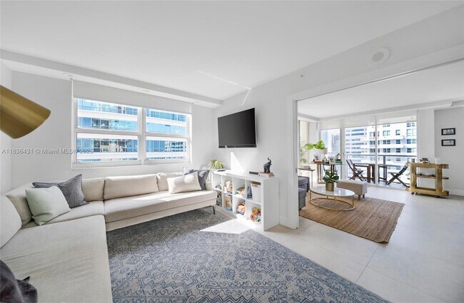 Foto del edificio - 1155 Brickell Bay Dr