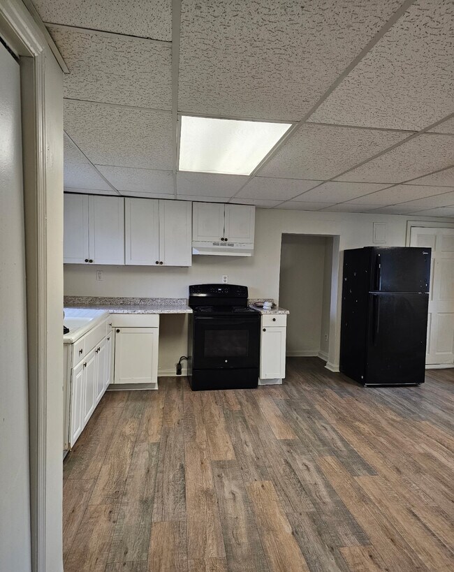 KITCHEN - 102 Brink St