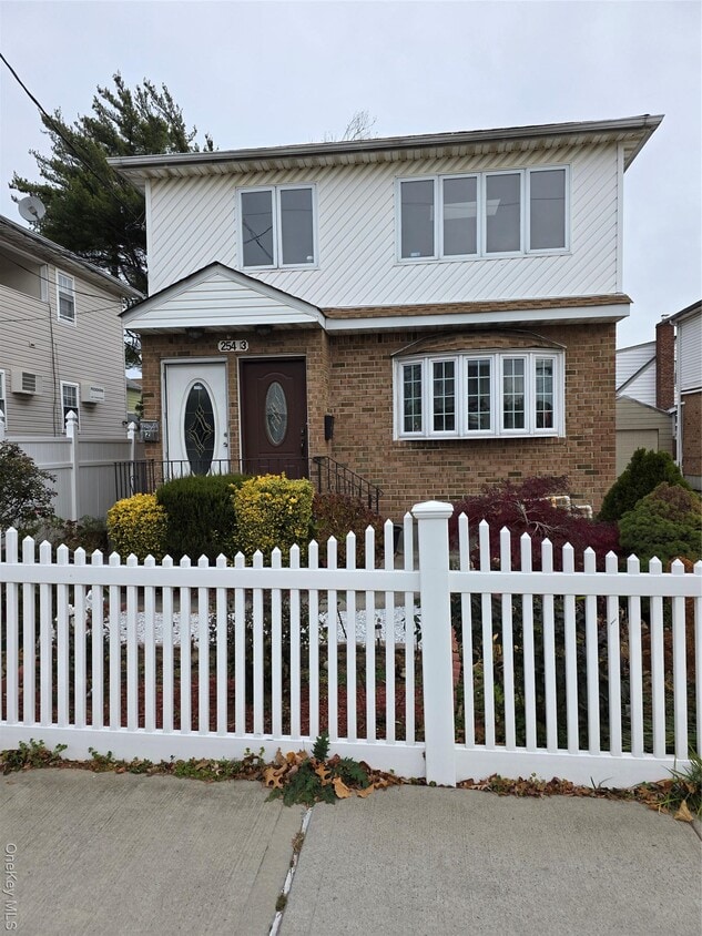 Foto principal - 254-13 Francis Lewis Blvd