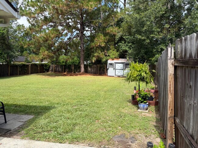 Foto del edificio - 921 Greenbriar Rd