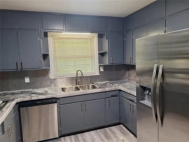 Foto del edificio - 4609 Hopewell Rd