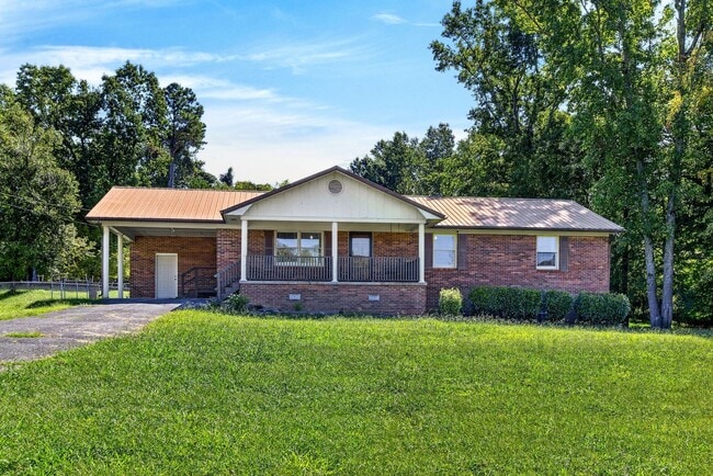 Building Photo - 661 Brooklawn Trail SE