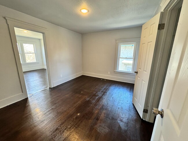 Building Photo - 3262 Hogarth St