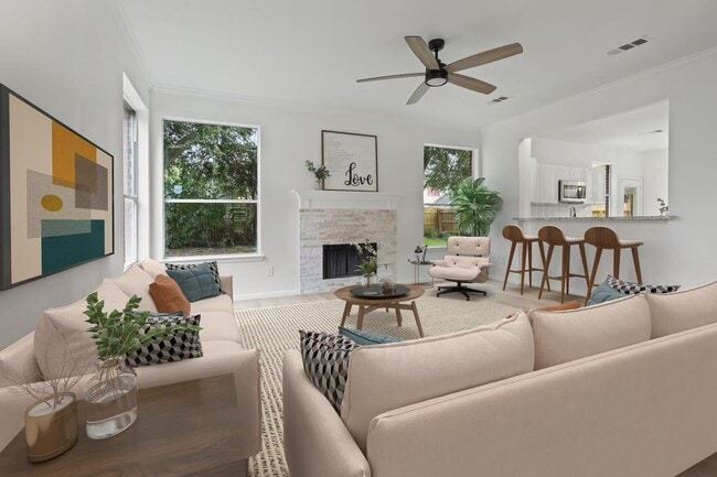 Building Photo - 10908 Sycamore Dr S