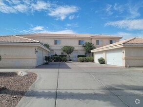 Building Photo - 311 Phyllis Dr