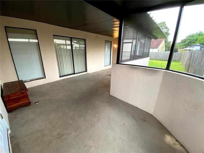 Foto del edificio - 755 Golden Sunshine Cir