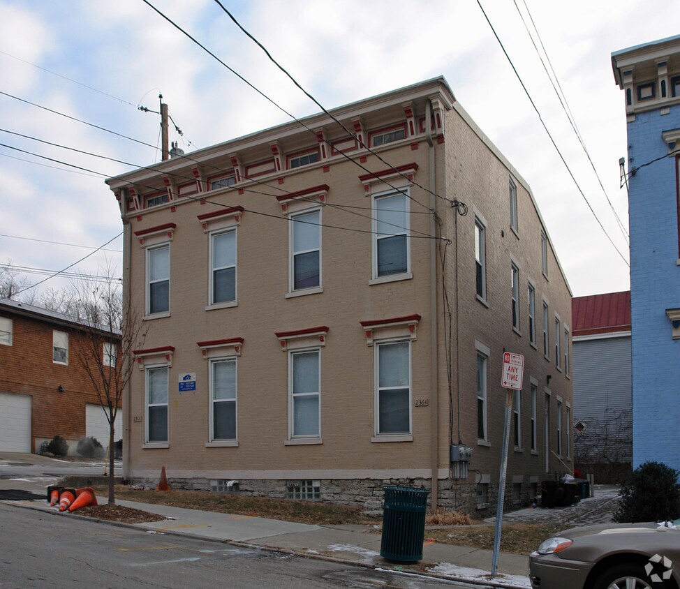 Building Photo - 2364-2366 Clifton Ave