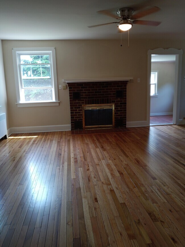 Building Photo - 149 N Greenwood Ave