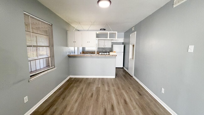 Building Photo - Kentwood Apartments