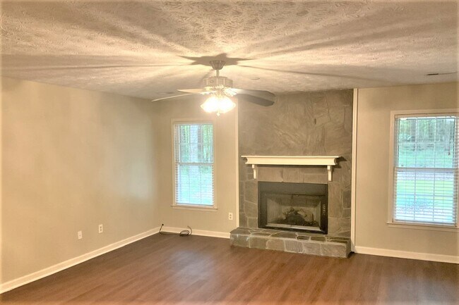 Building Photo - 300 Grandchester Way