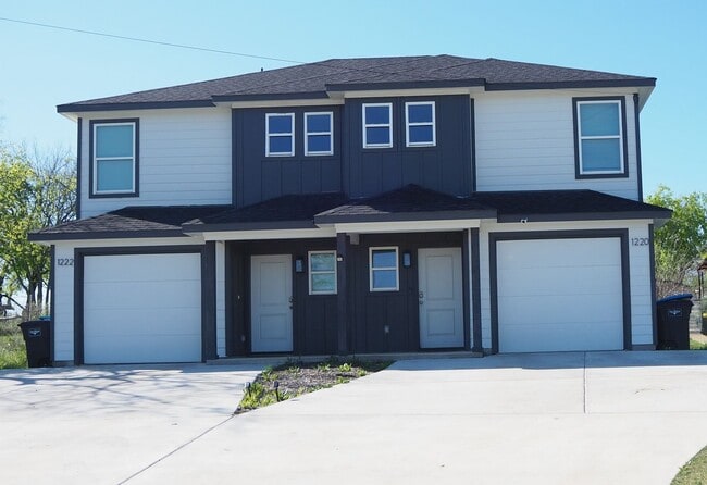 4 Bed 2.5 Bath Duplex in Ft Worth - 4 Bed 2.5 Bath Duplex in Ft Worth House