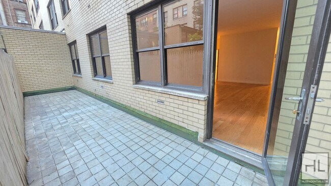 Building Photo - Midtown East 2-Bed, 2-Bath with Private Patio