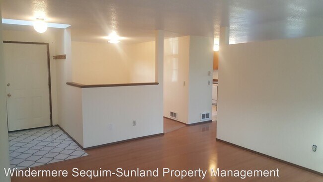 Building Photo - 3 br, 2 bath House - 320 Matriotti