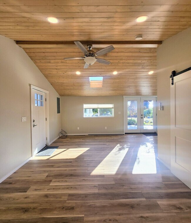 Foto del edificio - Newly Remodeled ADU for Rent in Port Towns...