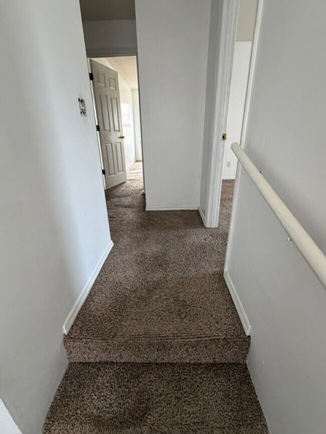 Foto del edificio - Three Bedroom, Two Bath One Car Garage *COMING SOON*