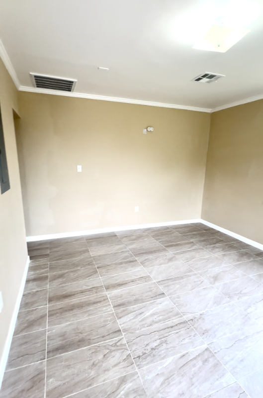 Building Photo - 2238 Reynes St