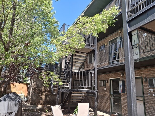 Building Photo - 70 N Grant St