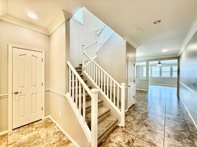 Building Photo - 12025 W Avenida Del Rey
