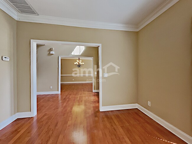 Foto del edificio - 731 Langley Farms Dr