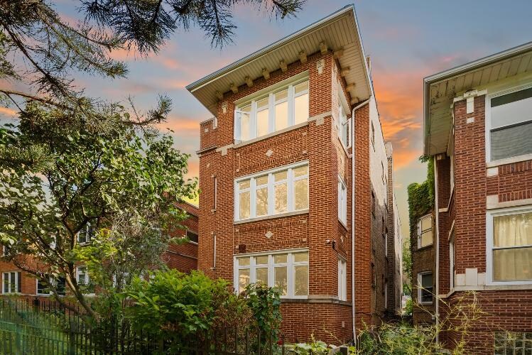 2651 W Leland Ave Chicago, IL 60625 Alquileres en Chicago, IL