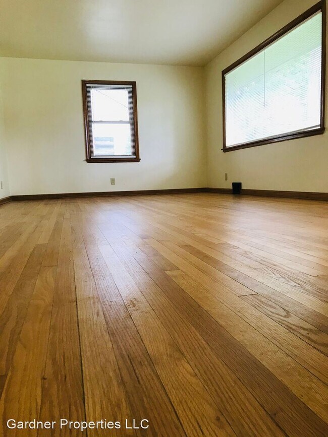 Building Photo - 2 br, 1.5 bath House - 5809 N 34th Street