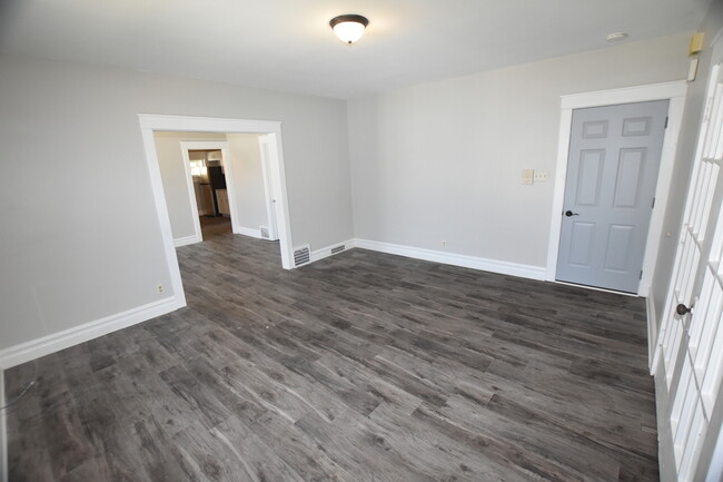 Building Photo - 545 Hammond Ave
