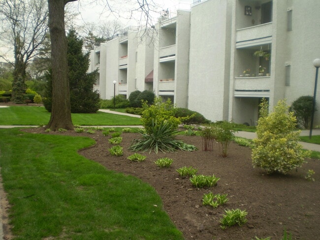 Photo - 452 River Rd Apartment