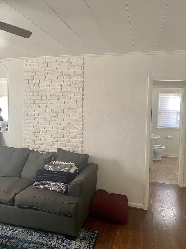 Foto del edificio - Cozy Cape Cod - Minutes to TBS (Quantico) over half an acre!