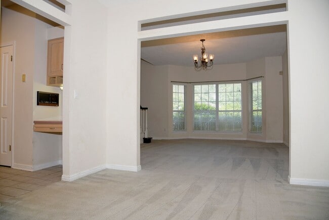 Building Photo - Desirable Bluewater Bay Area